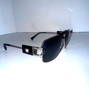 Versace VE2251 Navigator Black/Gold Men’s sunglasses